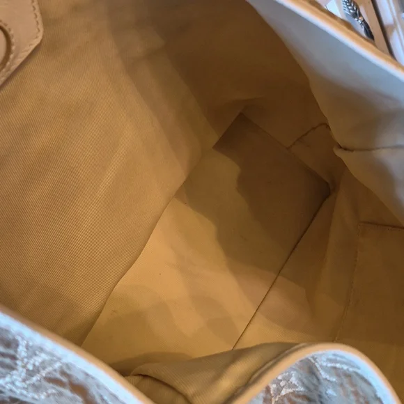 Louis VuittonLimited Edition BlancMonogram Sabbia Besace Bag. Serialcode FO4170. - Picture 10 of 16